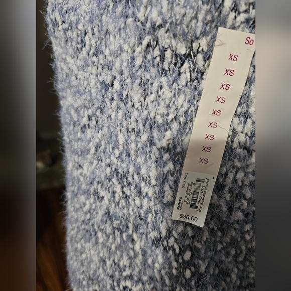 NWT So blue & white fuzzy sweater in size XS - Picture 2 of 7